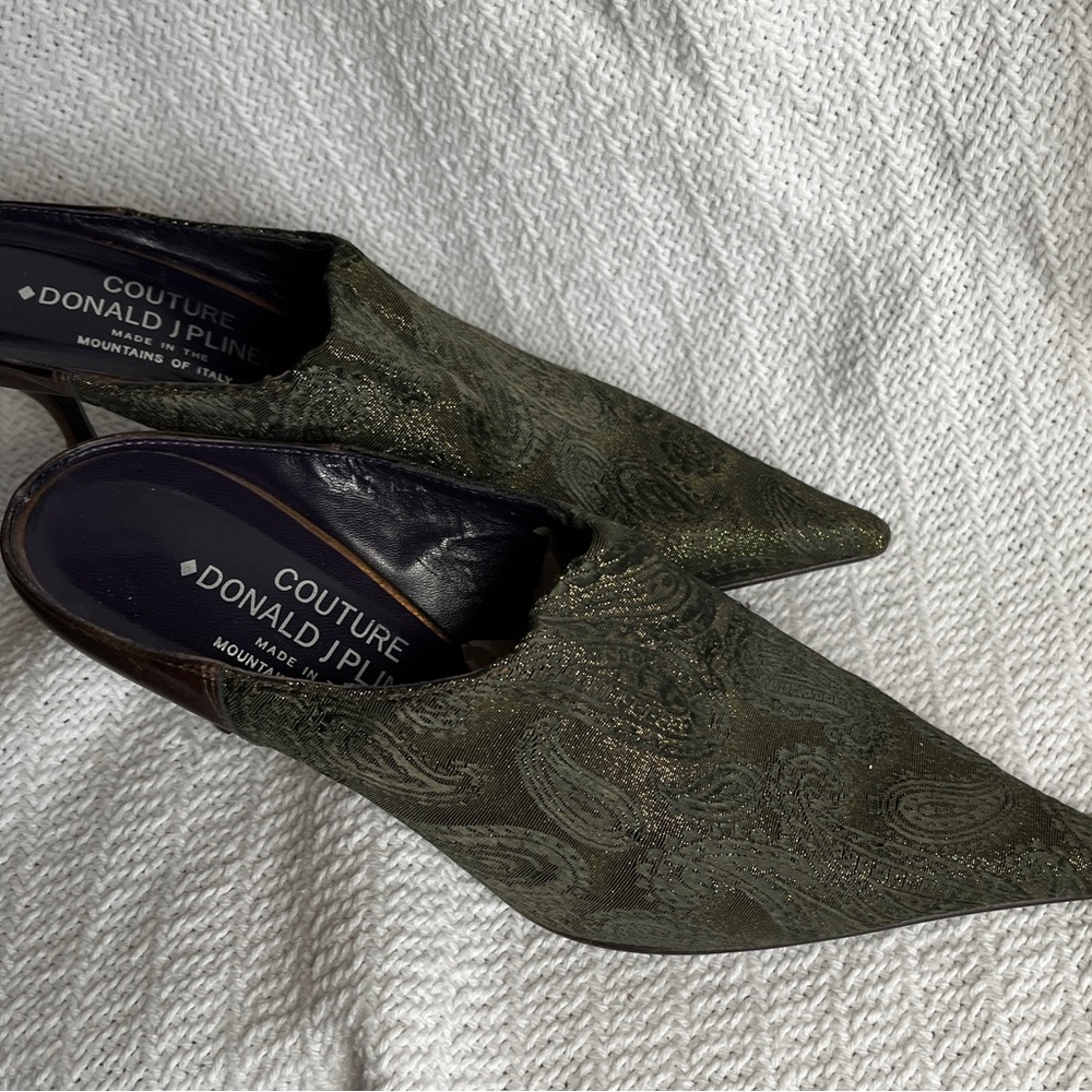 Couture Donald J Pliner Made in Mountains of Italy Mule Pointed toe heels green